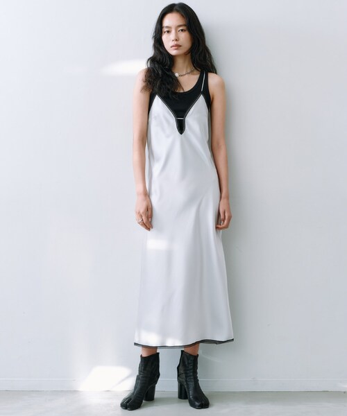 CODE A（コードエー）の「satin cami dress（ワンピース・レディース・ライトグレー・00）」の3枚目の写真