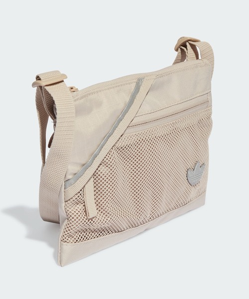 adidas（アディダス）の「アディカラー サコッシュバッグ / アディダスオリジナルス adidas Originals（ショルダーバッグ・メンズ・ブラック/ベージュ・FREE）」の7枚目の写真