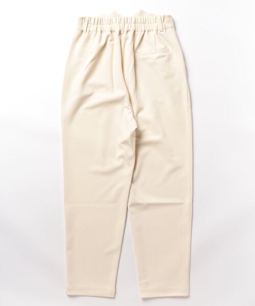 and it_(アンドイット)の「シワになりにくい テーパードパンツ(その他パンツ・レディース・ブラック/クリーム・60cm/65cm/70cm)」の7枚目の写真