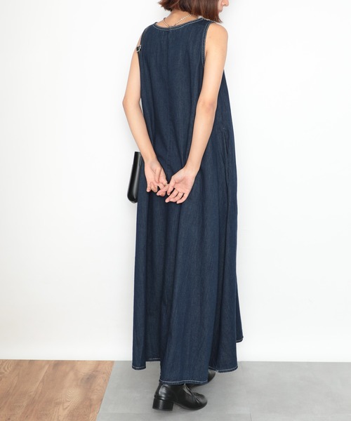 MAISON BREEZE(メゾンブリーズ)の「【MAISON BREEZE】リラックスデニムライクワンピース KNF019(ワンピース・レディース・ネイビー/サックスブルー・FREE)」の11枚目の写真