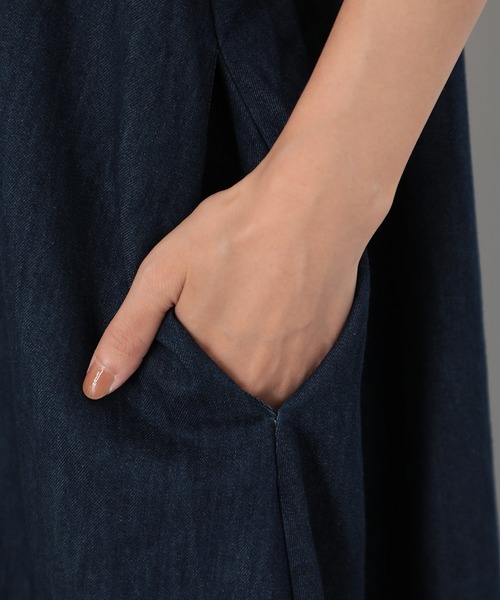 MAISON BREEZE(メゾンブリーズ)の「【MAISON BREEZE】リラックスデニムライクワンピース KNF019(ワンピース・レディース・ネイビー/サックスブルー・FREE)」の13枚目の写真