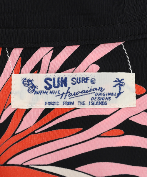 SUN SURF（サンサーフ）の「SUN SURF / サンサーフ S/S RAYON HAWAIIAN SHIRTS SS39028（シャツ/ブラウス・メンズ・ブラック・MEDIUM/LARGE/X-LARGE）」の13枚目の写真