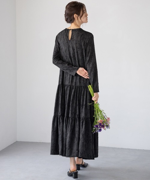 LEPSIM（レプシィム）の「ストラップスクエアミュール　961049（パンプス・レディース・オフホワイト/ブラック・MEDIUM/LARGE）」の6枚目の写真