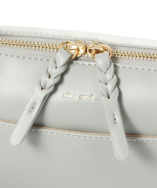 niko and...(ニコアンド)の「オリジナルミニタッセルお財布バッグ(ショルダーバッグ・レディース・アイボリー/ブルー/ブラック・0)」の11枚目の写真