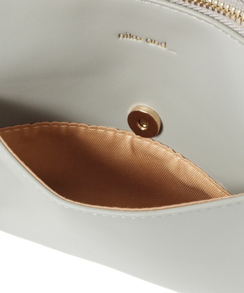 niko and...(ニコアンド)の「オリジナルミニタッセルお財布バッグ(ショルダーバッグ・レディース・アイボリー/ブルー/ブラック・0)」の13枚目の写真