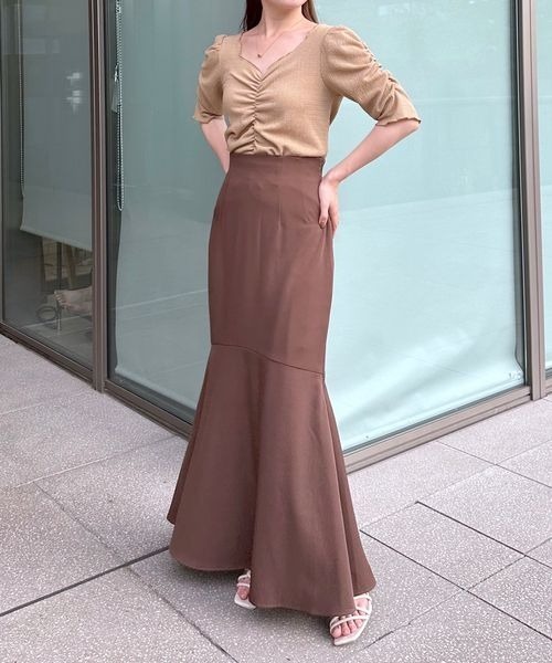 mysty woman（ミスティウーマン）の「【スタッフインフルエンサープロデュース】バックフレアハイウエストスカート 973640【MiO企画】（スカート・レディース・ブラック/ブラウン/ホワイト系その他/ベージュ・SMALL/MEDIUM/FREE）」の6枚目の写真