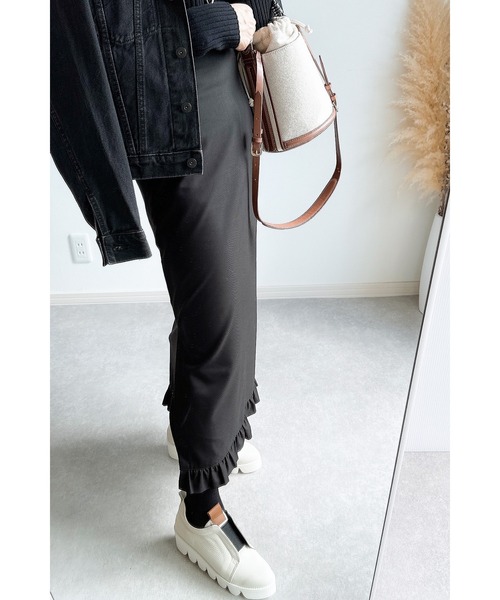 &. NOSTALGIA（アンドドットノスタルジア）の「【ZOZO限定】フリルヘムスリットタイトスカート（スカート・レディース・グレー/ブラック・FREE）」の13枚目の写真