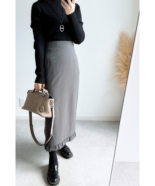 &. NOSTALGIA（アンドドットノスタルジア）の「【ZOZO限定】フリルヘムスリットタイトスカート（スカート・レディース・グレー/ブラック・FREE）」の3枚目の写真