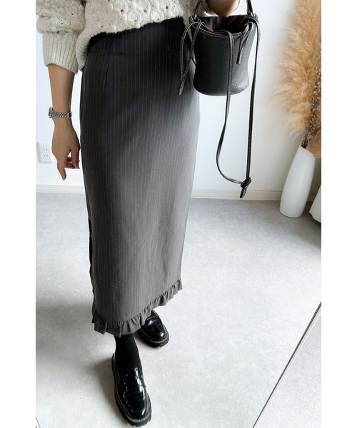 &. NOSTALGIA（アンドドットノスタルジア）の「【ZOZO限定】フリルヘムスリットタイトスカート（スカート・レディース・グレー/ブラック・FREE）」の14枚目の写真