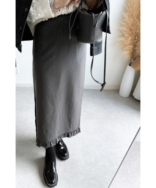 &. NOSTALGIA（アンドドットノスタルジア）の「【ZOZO限定】フリルヘムスリットタイトスカート（スカート・レディース・グレー/ブラック・FREE）」の17枚目の写真