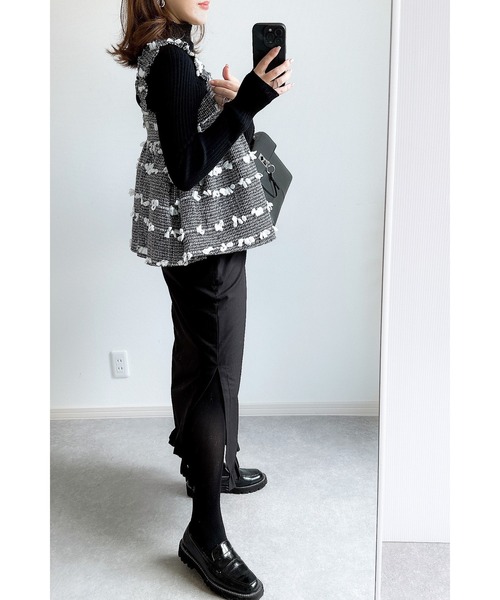 &. NOSTALGIA（アンドドットノスタルジア）の「【ZOZO限定】フリルヘムスリットタイトスカート（スカート・レディース・グレー/ブラック・FREE）」の8枚目の写真