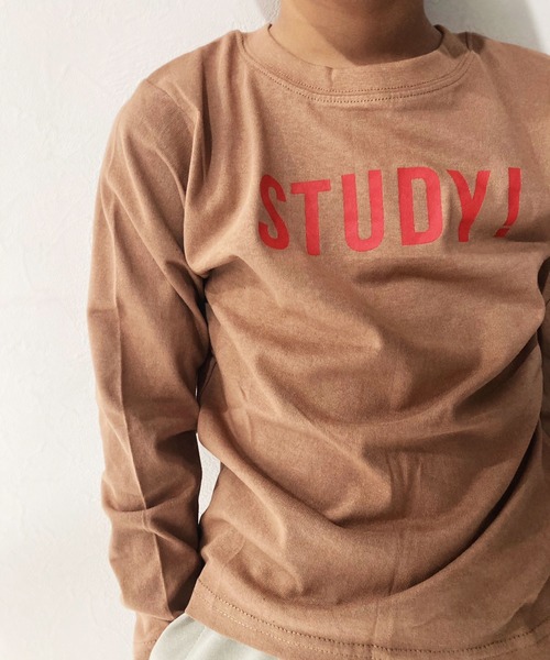 ZI-ON（ジーオン）の「ロゴデザインプリント長袖Tシャツ（Tシャツ/カットソー・キッズ・ホワイト系その他/ベージュ系その他2/ブラウン/ベージュ系その他/ホワイト系その他3/ブラック系その他3/オフホワイト/ブルー/ブラック系その他/杢グレー/ホワイト系その他2/ネイビー系/ブラック系その他4/ネイビー/モカ/ベージュ/ブラック/ブラウン系その他/ブラック系その他2/カーキ・120cm/110cm/130cm/140cm/150cm/160cm）」の13枚目の写真