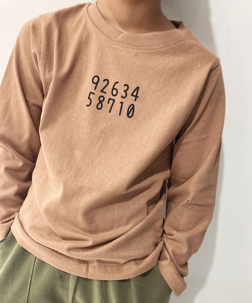 ZI-ON（ジーオン）の「ロゴデザインプリント長袖Tシャツ（Tシャツ/カットソー・キッズ・ホワイト系その他/ベージュ系その他2/ブラウン/ベージュ系その他/ホワイト系その他3/ブラック系その他3/オフホワイト/ブルー/ブラック系その他/杢グレー/ホワイト系その他2/ネイビー系/ブラック系その他4/ネイビー/モカ/ベージュ/ブラック/ブラウン系その他/ブラック系その他2/カーキ・120cm/110cm/130cm/140cm/150cm/160cm）」の12枚目の写真