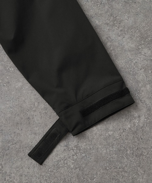 MONO-MART(モノマート)の「ファンクショナルファブリック ビッグシルエットマウンテンパーカー/撥水/防風(マウンテンパーカー・メンズ・アイボリー/カーキ/ブラック/チャコールグレー/ネイビー/ダークブラウン/ダークブルー・M/L)」の15枚目の写真