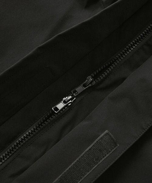 MONO-MART(モノマート)の「ファンクショナルファブリック ビッグシルエットマウンテンパーカー/撥水/防風(マウンテンパーカー・メンズ・アイボリー/カーキ/ブラック/チャコールグレー/ネイビー/ダークブラウン/ダークブルー・M/L)」の16枚目の写真