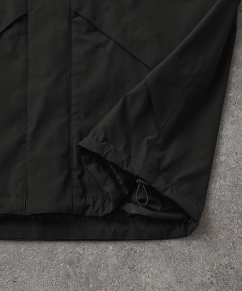 MONO-MART(モノマート)の「ファンクショナルファブリック ビッグシルエットマウンテンパーカー/撥水/防風(マウンテンパーカー・メンズ・アイボリー/カーキ/ブラック/チャコールグレー/ネイビー/ダークブラウン/ダークブルー・M/L)」の19枚目の写真