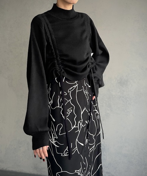 &g'aime(アンジェム)の「【&g'aime】シャーリングショートニットトップス(ニット/セーター・レディース・ブルー/グレイッシュベージュ/ブラック・FREE)」の6枚目の写真