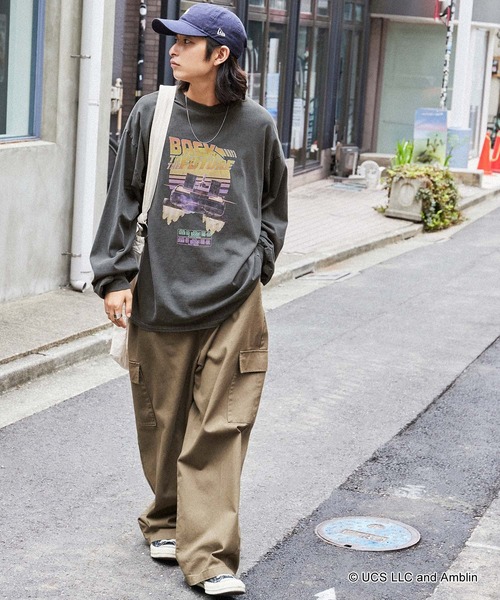 MONO-MART(モノマート)の「【BACK TO THE FUTURE / JAWS / Woody Woodpecker】別注 バック・トゥ・ザ・フューチャー ジョーズ ピグメント加工ヴィンテージライクデザイン ビッグシルエット長袖Tシャツ(Tシャツ/カットソー・レディース・ブラック系/ブラック/オフホワイト/ネイビー/グレー系/ブラック系2/ブラック系1/ブラック系3/ホワイト系/ブラック系4/ブラック系5/ホワイト系5/ブラック系6/ホワイト系6/ブラック系7・L/M)」の21枚目の写真