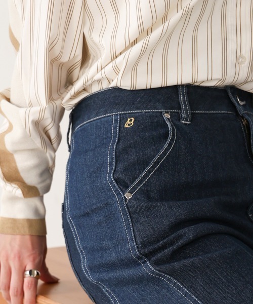 Bou Jeloud（ブージュルード）の「サイドラインデニムパンツ（デニムパンツ・レディース・インディゴブルー/ブラック・38）」の13枚目の写真