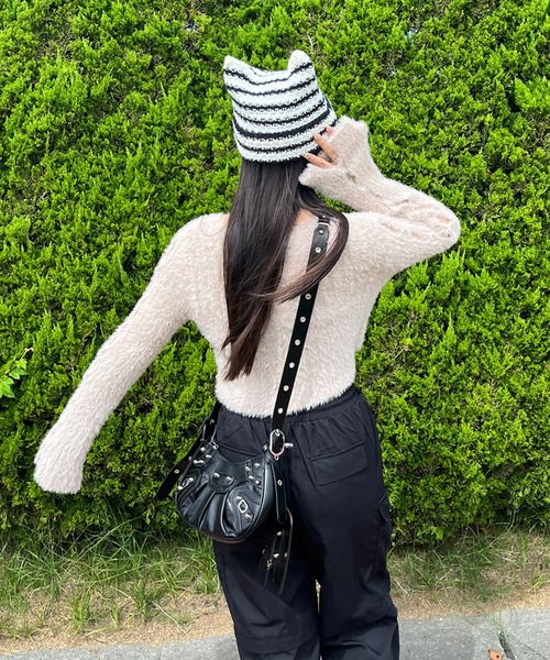 non-hedge（ノンヘッジ）の「シャギースリーブボタンショート丈ニットトップス（ニット/セーター・レディース・ベージュ/チャコールグレー/オフホワイト/ブラック・FREE）」の12枚目の写真