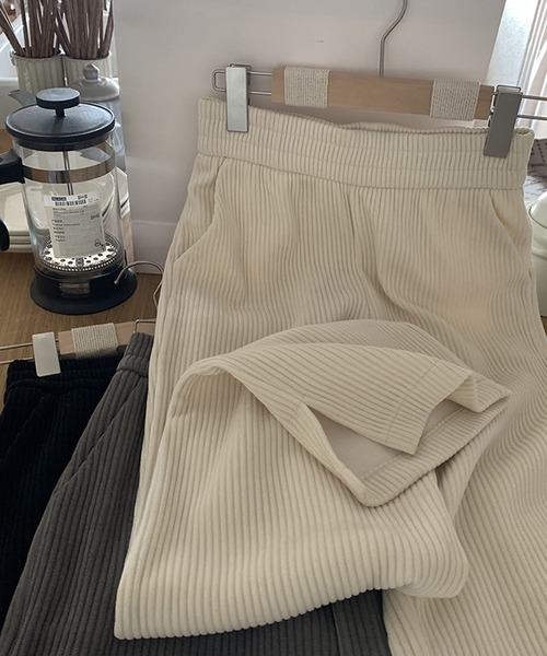 aimoha(アイモハ)の「裏起毛 コーデュロイストレートスウェットパンツ(スウェットパンツ・レディース・ブラック/グレー/ベージュ・SMALL/LARGE/MEDIUM)」の9枚目の写真