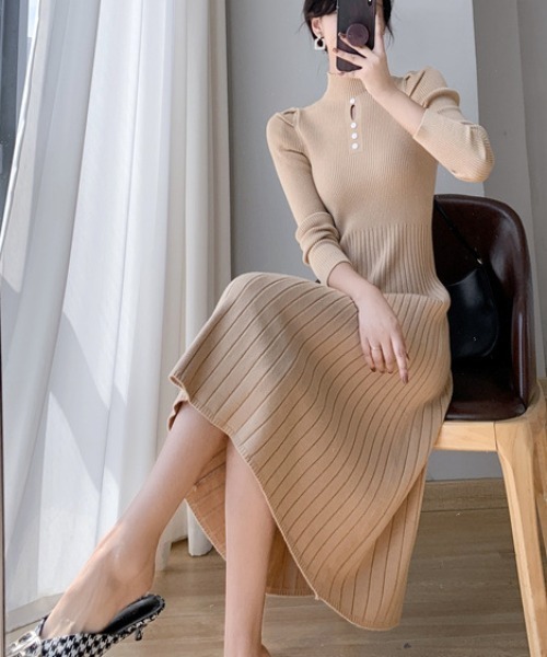 a lot of love(ア ロット オブ ラブ)の「ハイネック スリムシルエットワンピ(ワンピース・レディース・ベージュ/ホワイト・FREE)」の9枚目の写真