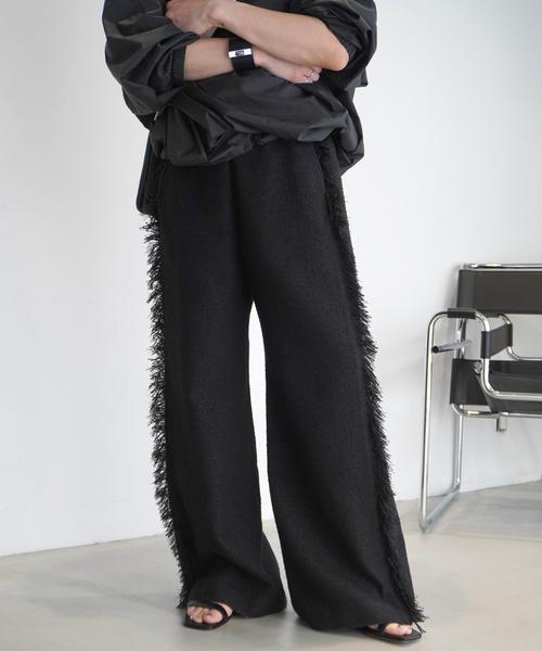 AP STUDIO(エーピーストゥディオ)の「ツイードフリンジパンツ(スラックス・レディース・ブラック/ベージュ・38/36)」の2枚目の写真