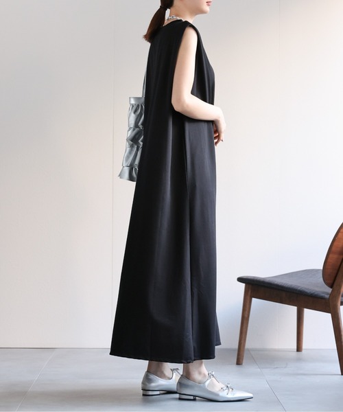 sakishimatokyo(サキシマトーキョー)の「<美シルエット>ショルダータックワンピース(ワンピース・レディース・ブラック/レッド/オフホワイト/グレー・FREE)」の14枚目の写真