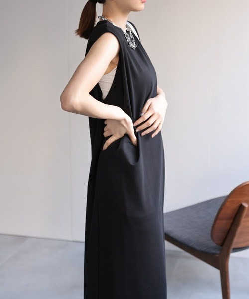 sakishimatokyo(サキシマトーキョー)の「<美シルエット>ショルダータックワンピース(ワンピース・レディース・ブラック/レッド/オフホワイト/グレー・FREE)」の9枚目の写真