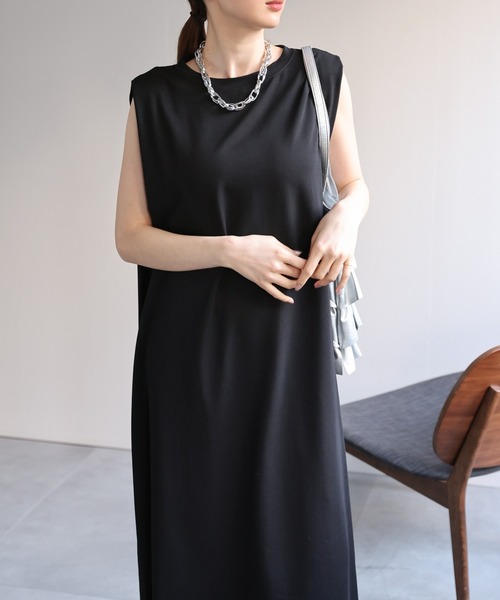 sakishimatokyo(サキシマトーキョー)の「<美シルエット>ショルダータックワンピース(ワンピース・レディース・ブラック/レッド/オフホワイト/グレー・FREE)」の10枚目の写真