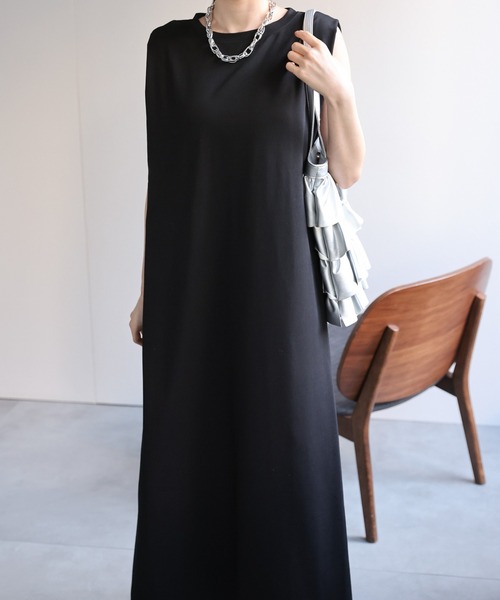 sakishimatokyo(サキシマトーキョー)の「<美シルエット>ショルダータックワンピース(ワンピース・レディース・ブラック/レッド/オフホワイト/グレー・FREE)」の5枚目の写真