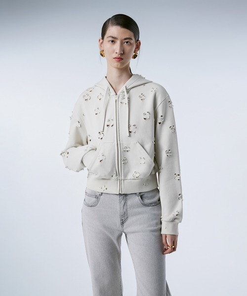JNBY(ジェーエヌビーワイ)の「Laser-cut Floral Hooded Sweatshirt(パーカー・レディース・ブラック/ホワイト・40/38/36)」の2枚目の写真