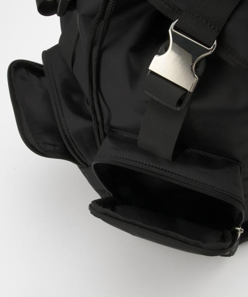 BEAMS(ビームス)の「BEAMS / フラップ デイパック(バックパック/リュック・メンズ・ブラック/ネイビー・ONE SIZE)」の10枚目の写真