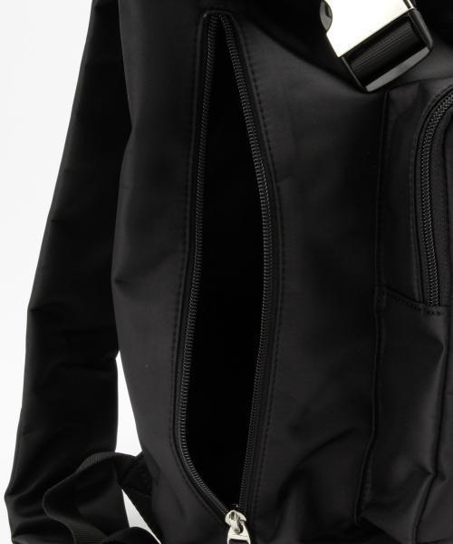BEAMS(ビームス)の「BEAMS / フラップ デイパック(バックパック/リュック・メンズ・ブラック/ネイビー・ONE SIZE)」の6枚目の写真