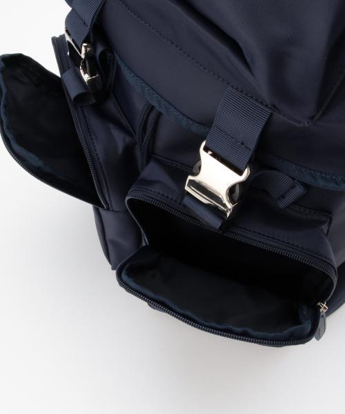 BEAMS(ビームス)の「BEAMS / フラップ デイパック(バックパック/リュック・メンズ・ブラック/ネイビー・ONE SIZE)」の3枚目の写真