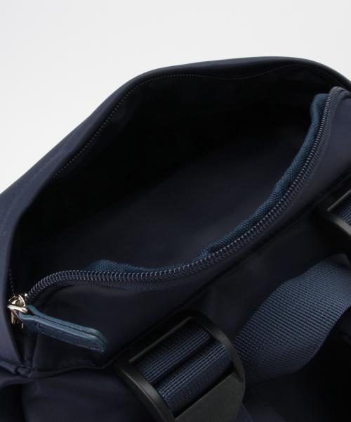 BEAMS(ビームス)の「BEAMS / フラップ デイパック(バックパック/リュック・メンズ・ブラック/ネイビー・ONE SIZE)」の21枚目の写真