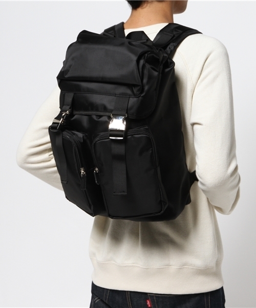 BEAMS(ビームス)の「BEAMS / フラップ デイパック(バックパック/リュック・メンズ・ブラック/ネイビー・ONE SIZE)」の8枚目の写真