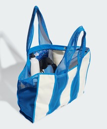 adidas（アディダス）の「adidas Originals × KSENIASCHNAIDERオーバー