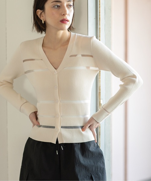 OPAQUE.CLIP（オペークドットクリップ）の「◆≪エマール検証済≫シアーボーダーVネックリブニットカーディガン【洗濯機洗い可】（カーディガン/ボレロ・レディース・ブラック/ブルー/オフホワイト/ライトグレー・42/40/38）」の2枚目の写真