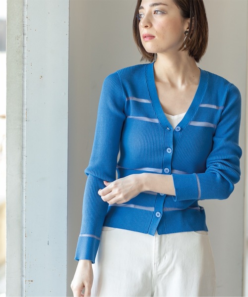 OPAQUE.CLIP（オペークドットクリップ）の「◆≪エマール検証済≫シアーボーダーVネックリブニットカーディガン【洗濯機洗い可】（カーディガン/ボレロ・レディース・ブラック/ブルー/オフホワイト/ライトグレー・42/40/38）」の4枚目の写真