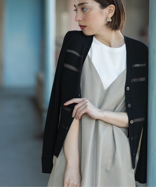 OPAQUE.CLIP（オペークドットクリップ）の「◆≪エマール検証済≫シアーボーダーVネックリブニットカーディガン【洗濯機洗い可】（カーディガン/ボレロ・レディース・ブラック/ブルー/オフホワイト/ライトグレー・42/40/38）」の3枚目の写真