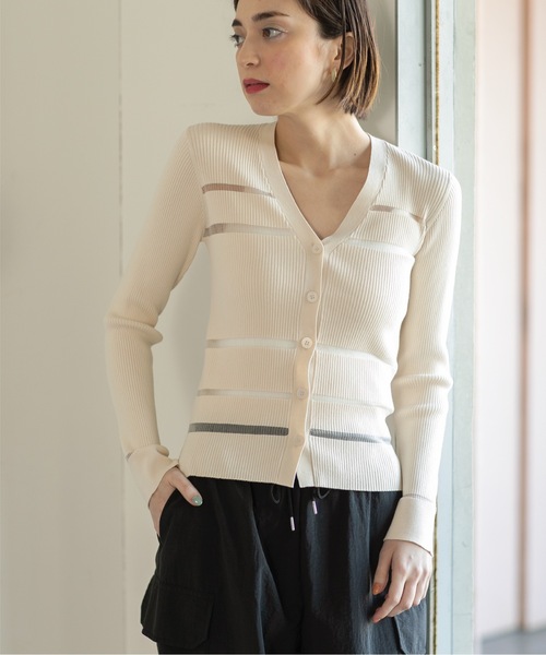 OPAQUE.CLIP（オペークドットクリップ）の「◆≪エマール検証済≫シアーボーダーVネックリブニットカーディガン【洗濯機洗い可】（カーディガン/ボレロ・レディース・ブラック/ブルー/オフホワイト/ライトグレー・42/40/38）」の7枚目の写真