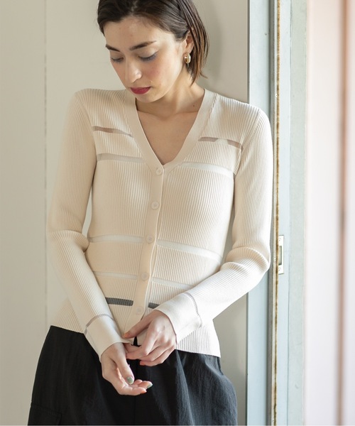 OPAQUE.CLIP（オペークドットクリップ）の「◆≪エマール検証済≫シアーボーダーVネックリブニットカーディガン【洗濯機洗い可】（カーディガン/ボレロ・レディース・ブラック/ブルー/オフホワイト/ライトグレー・42/40/38）」の8枚目の写真