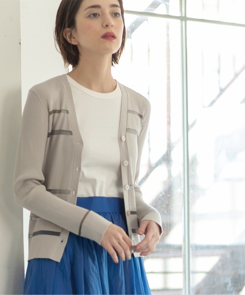 OPAQUE.CLIP（オペークドットクリップ）の「◆≪エマール検証済≫シアーボーダーVネックリブニットカーディガン【洗濯機洗い可】（カーディガン/ボレロ・レディース・ブラック/ブルー/オフホワイト/ライトグレー・42/40/38）」の11枚目の写真
