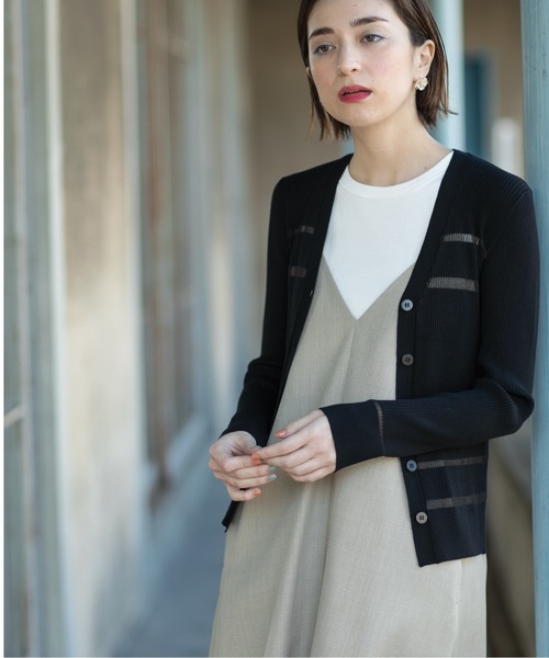 OPAQUE.CLIP（オペークドットクリップ）の「◆≪エマール検証済≫シアーボーダーVネックリブニットカーディガン【洗濯機洗い可】（カーディガン/ボレロ・レディース・ブラック/ブルー/オフホワイト/ライトグレー・42/40/38）」の17枚目の写真