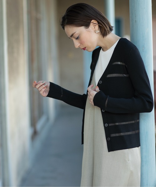 OPAQUE.CLIP（オペークドットクリップ）の「◆≪エマール検証済≫シアーボーダーVネックリブニットカーディガン【洗濯機洗い可】（カーディガン/ボレロ・レディース・ブラック/ブルー/オフホワイト/ライトグレー・42/40/38）」の18枚目の写真