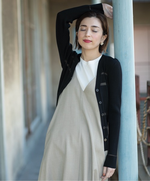 OPAQUE.CLIP（オペークドットクリップ）の「◆≪エマール検証済≫シアーボーダーVネックリブニットカーディガン【洗濯機洗い可】（カーディガン/ボレロ・レディース・ブラック/ブルー/オフホワイト/ライトグレー・42/40/38）」の19枚目の写真