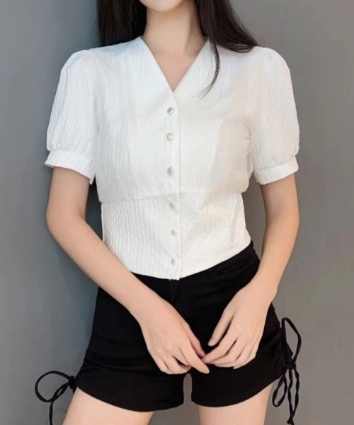 Achic(アシック)の「Vネッククロップドパフ半袖Tシャツ(シャツ/ブラウス・レディース・ピンク/グリーン/ブラック/ブラウン系その他/アイボリー/ホワイト・M)」の13枚目の写真