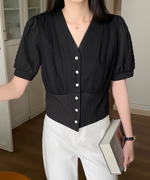 Achic(アシック)の「Vネッククロップドパフ半袖Tシャツ(シャツ/ブラウス・レディース・ピンク/グリーン/ブラック/ブラウン系その他/アイボリー/ホワイト・M)」の14枚目の写真