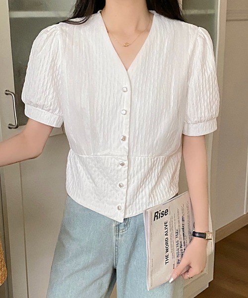 Achic(アシック)の「Vネッククロップドパフ半袖Tシャツ(シャツ/ブラウス・レディース・ピンク/グリーン/ブラック/ブラウン系その他/アイボリー/ホワイト・M)」の9枚目の写真